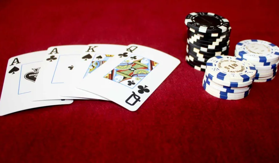 Cách chơi poker cơ bản