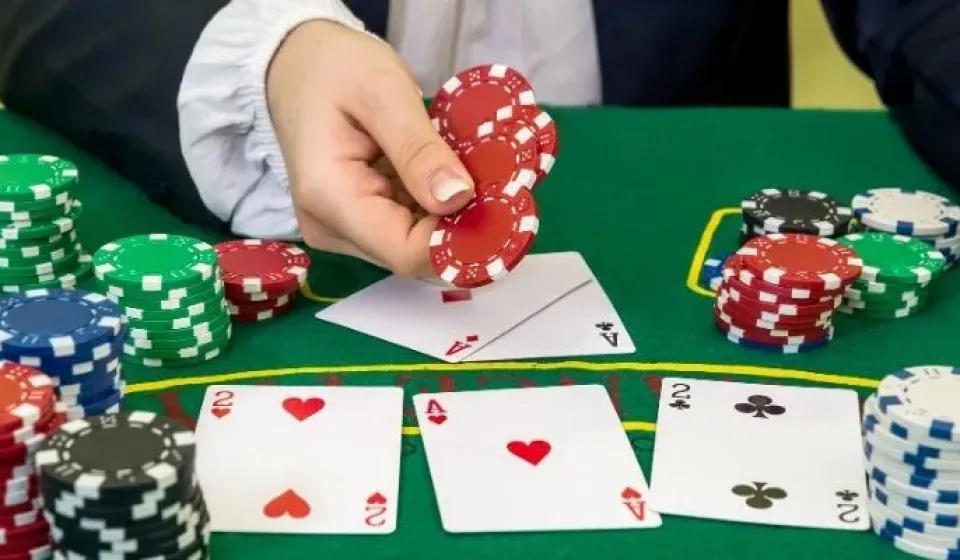 Phân tích tình huống trong Poker