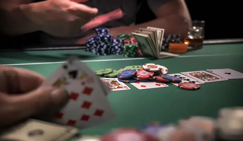 Luật chơi poker online